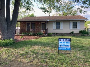 Building Photo - Charming 3-bedroom, 1.5-bathroom house in Normal