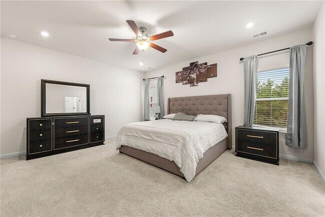 Building Photo - 228 Whitneys Wy