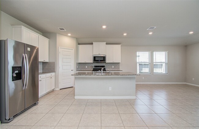 Building Photo - 2815 Dry Creek Dr