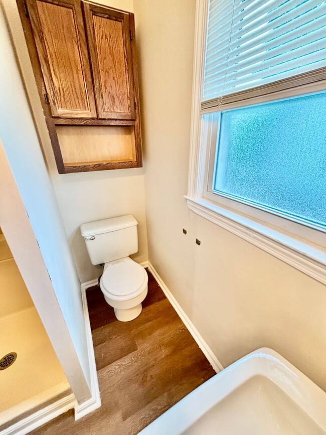 Building Photo - The "More Room to Roam" House: 4 Beds, 2 B...