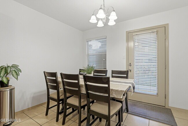 Building Photo - 2329 Honey Dew St