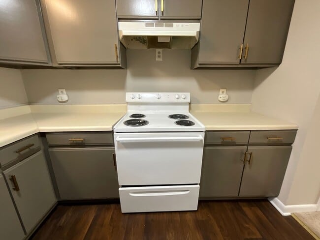 Building Photo - 1006 W Barton St