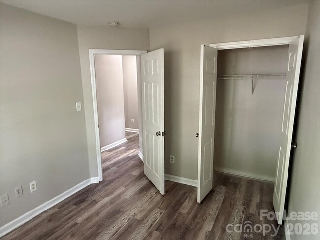 Building Photo - 6617 Cedar Cliff Dr