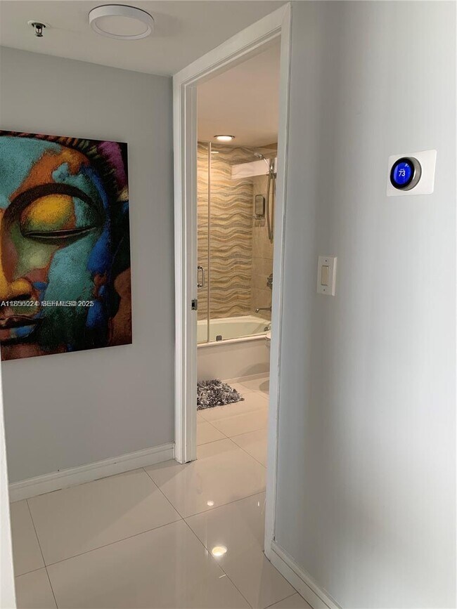 Building Photo - 650 NE 64th St