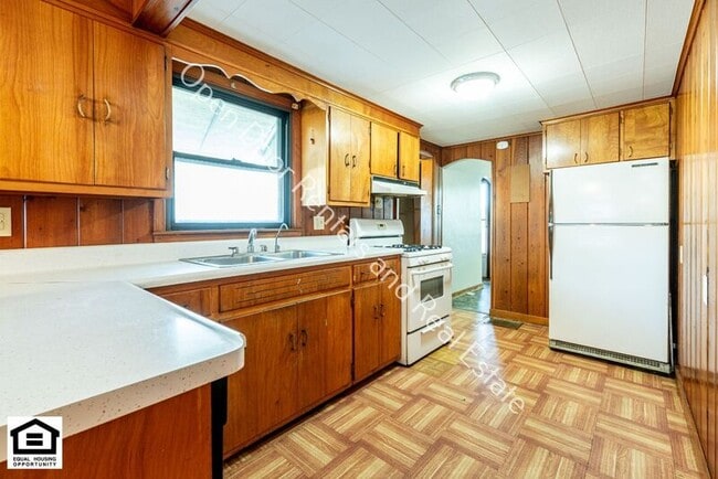 Building Photo - 811 Goshen Ave