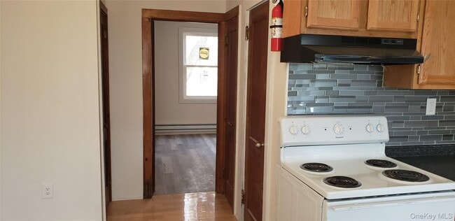 Building Photo - 42 Hillside Ave