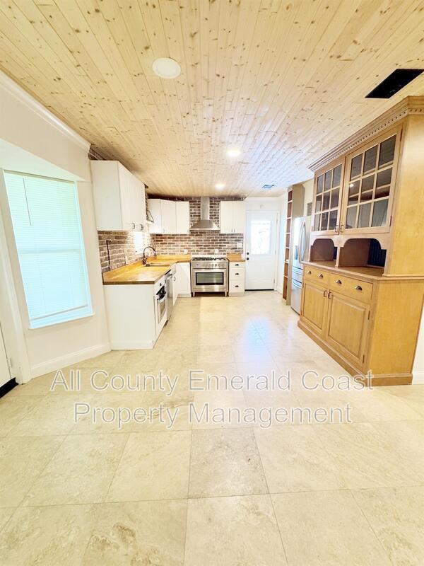 Building Photo - 4104 Indian Bayou N