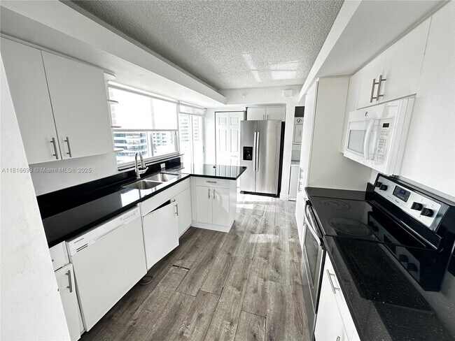 Building Photo - 3411 Indian Creek Dr