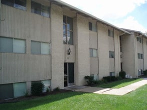 Building Photo - Somerset Villa