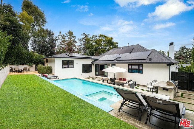 Building Photo - 13378 Contour Dr