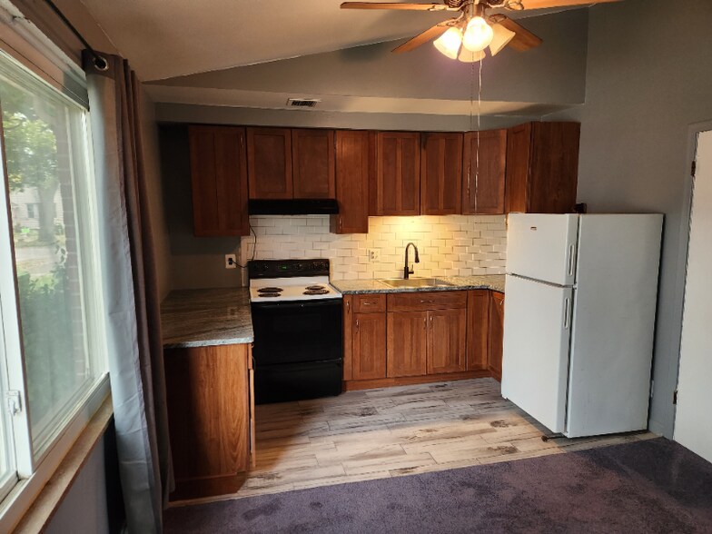 Building Photo - 591 O Connor Ave