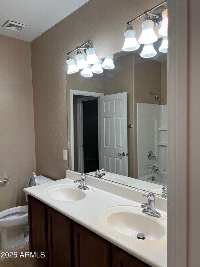 Building Photo - 2381 N Monticello Dr