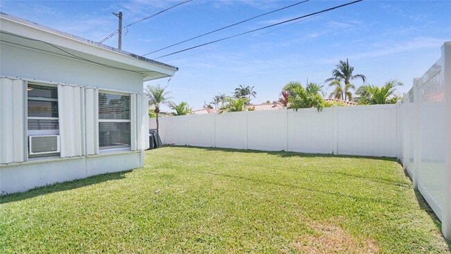 Building Photo - 2716 N Ocean Blvd