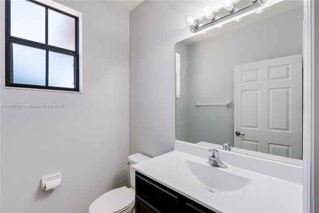 Building Photo - 16620 SW 42nd Terrace