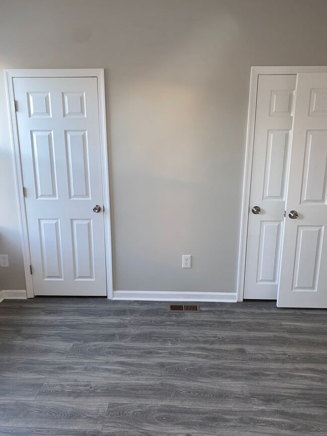 Building Photo - Front Porch Row - Oak Lane