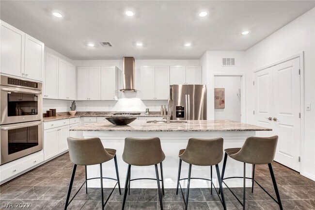 Building Photo - 7586 Lush Oasis Ave.