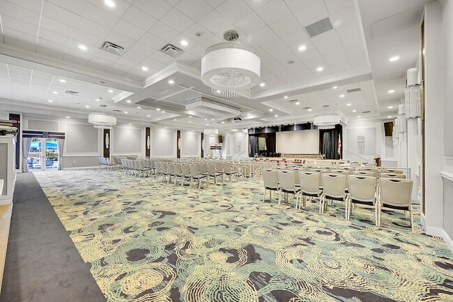 Building Photo - 5267 Europa Dr