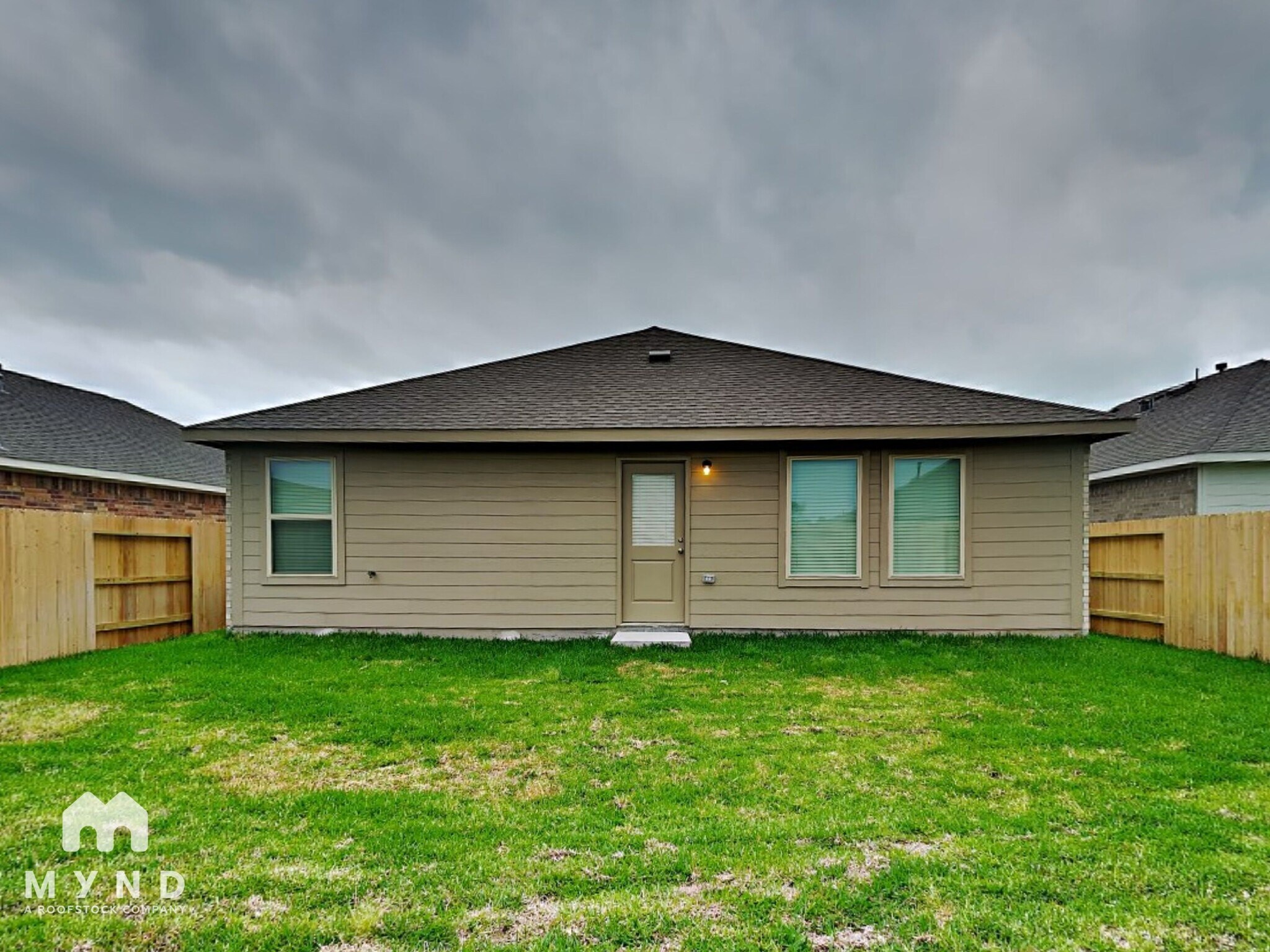 Building Photo - 21645 Balzola Ln