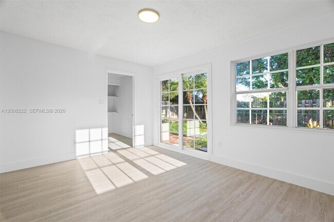 Building Photo - 6825 SW 12th St