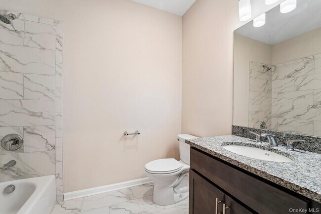 Building Photo - 410 Tower Ridge Cir