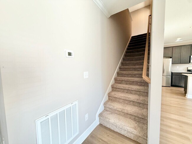 Building Photo - 100 Songberry St