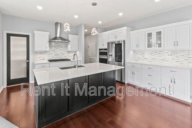 Building Photo - 18765 Larimore St