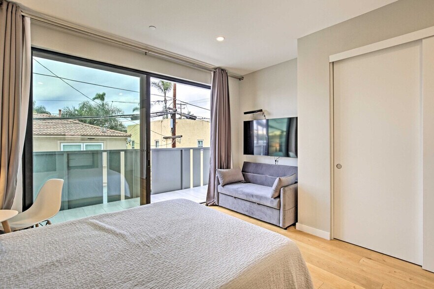 Building Photo - 1010 5th St