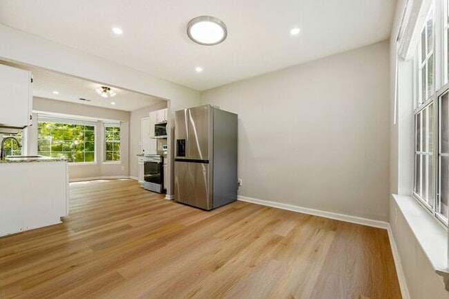 Building Photo - 11280 Abbotts Station Dr