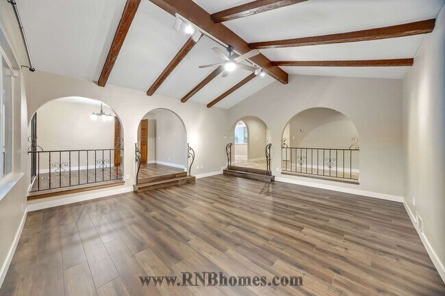 Building Photo - 4305 Whispering Oak Cir