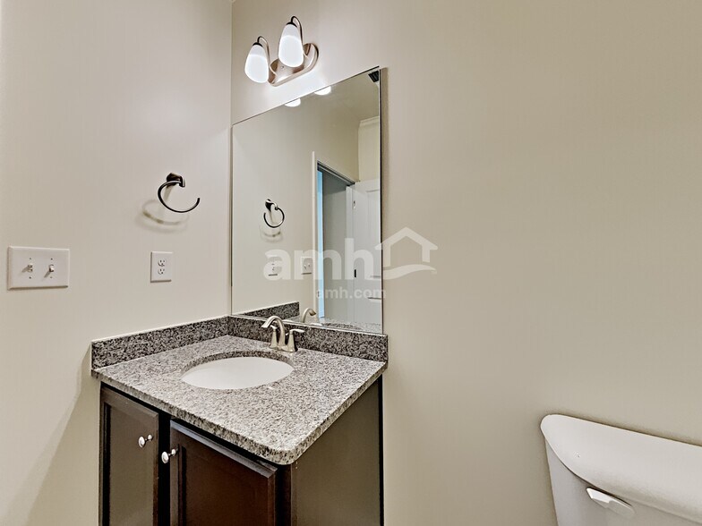 Building Photo - 593 Woodall Rd