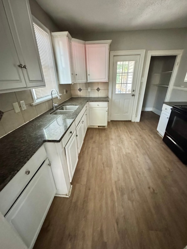 Building Photo - 623 E Gladstone Ave