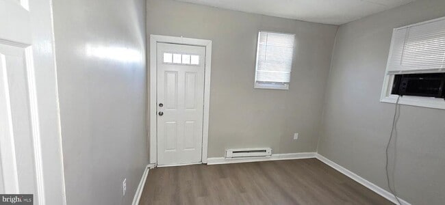 Building Photo - 3207 11th Pl SE