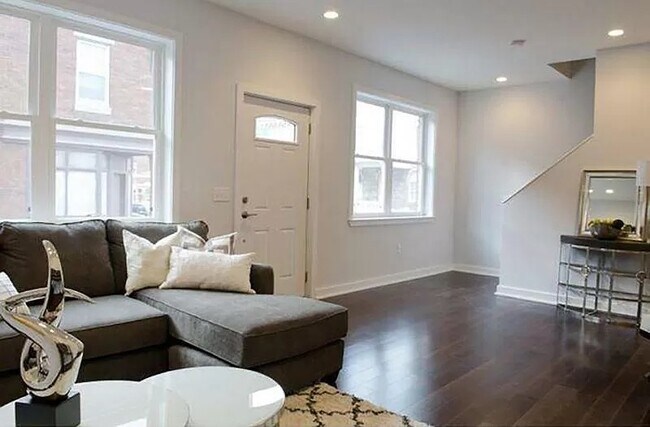 Building Photo - 2995 Livingston St