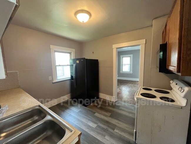 Building Photo - 5723 N 33rd Ave