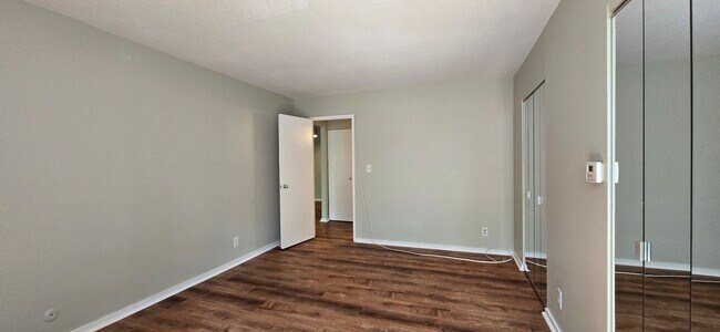 Building Photo - Short walk to Longwood! Steps to T! Large ...