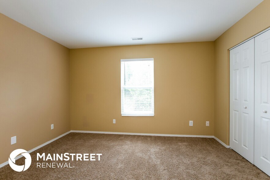 Building Photo - 4490 Westhill Pl