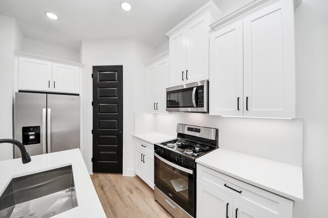 Building Photo - 3308 Hardy St