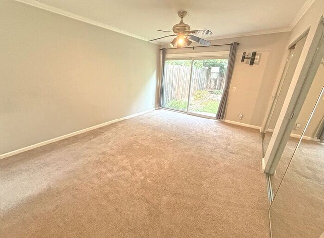 Building Photo - 1808 Loch Ness Way