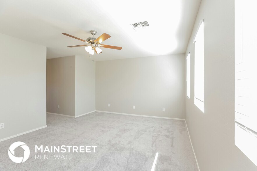 Building Photo - 5158 W Illini St