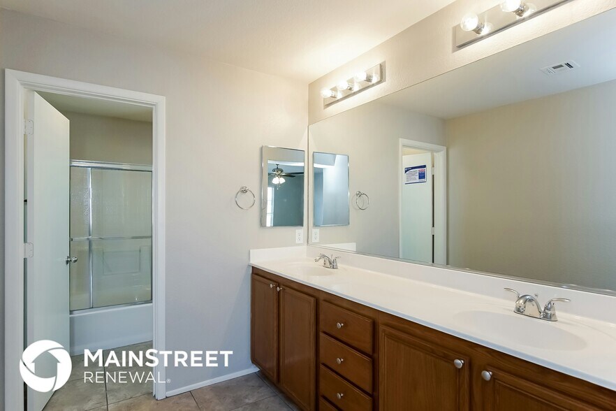 Building Photo - 4052 Oliver Sagebrush Dr