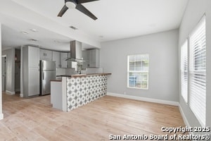 Building Photo - 126 King Roger St