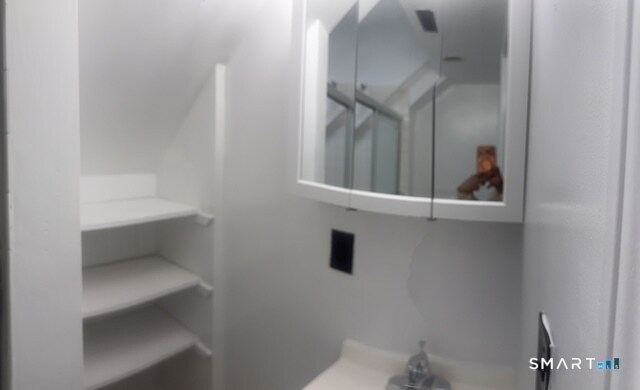 Building Photo - 831-833-833 William St