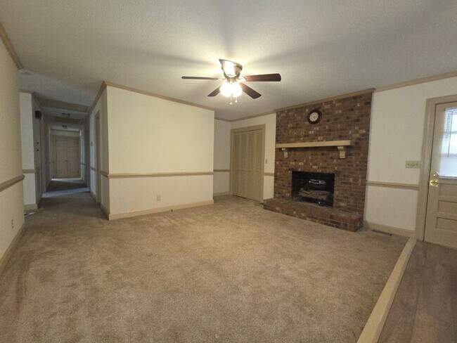 Building Photo - 311 Moyton Ave