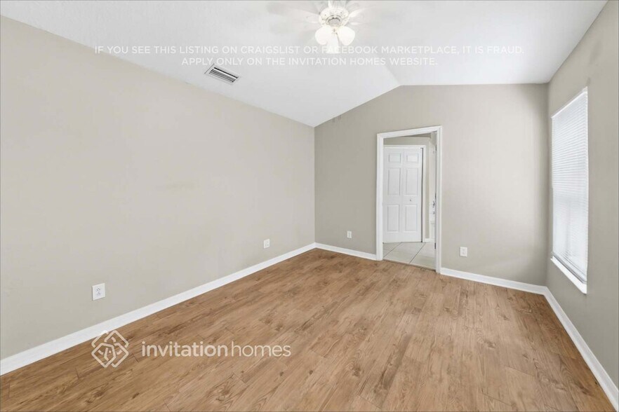 Building Photo - 10353 Lakeside Vista Dr