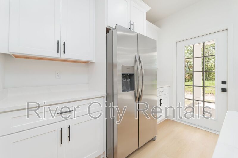 Building Photo - 9273 Dolphin St