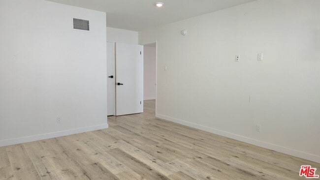 Building Photo - 1650 S Bentley Ave