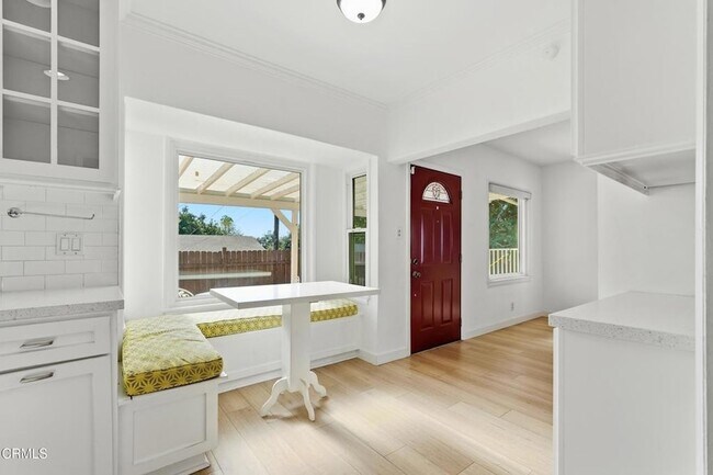 Building Photo - 10734 Oro Vista Ave