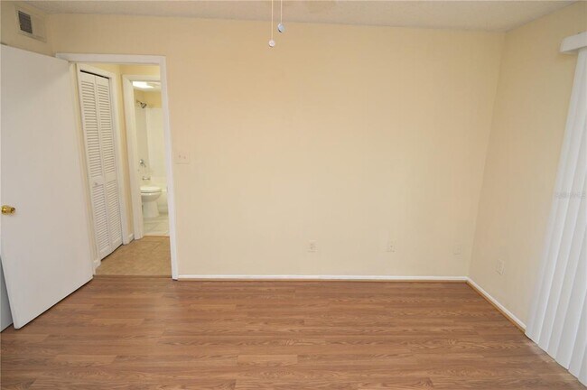 Building Photo - 8647 Mallard Reserve Dr