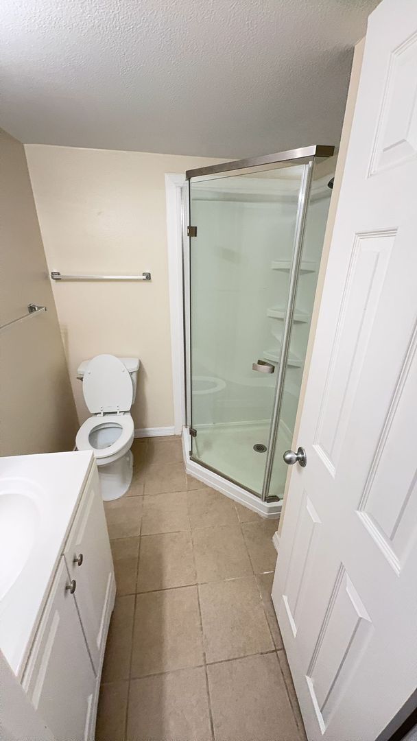 Building Photo - Regency Cove 55+ Gated Community - 2 bedroom won't last long, come See!!