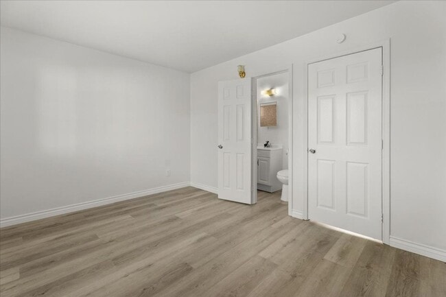 Building Photo - Single Story 4 Bedroom Home with Yard and Detached Garage in Montclair